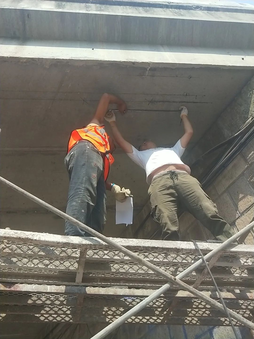 曼卡特預應力碳板錨具—G15高速東王戈橋加固